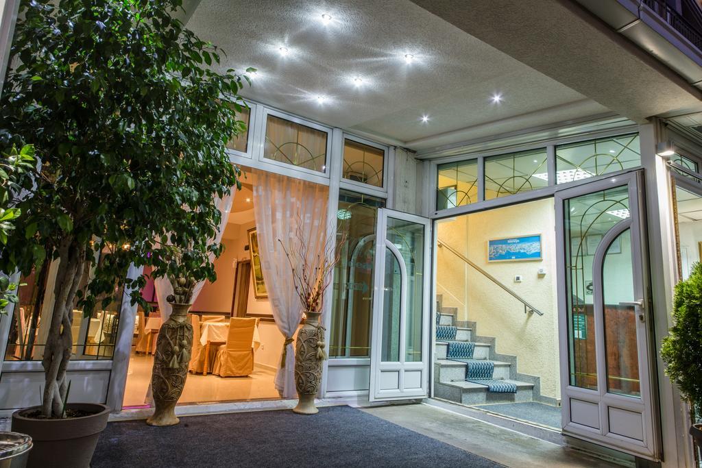 Hotel Ideal Ποντγορίτσα Εξωτερικό φωτογραφία