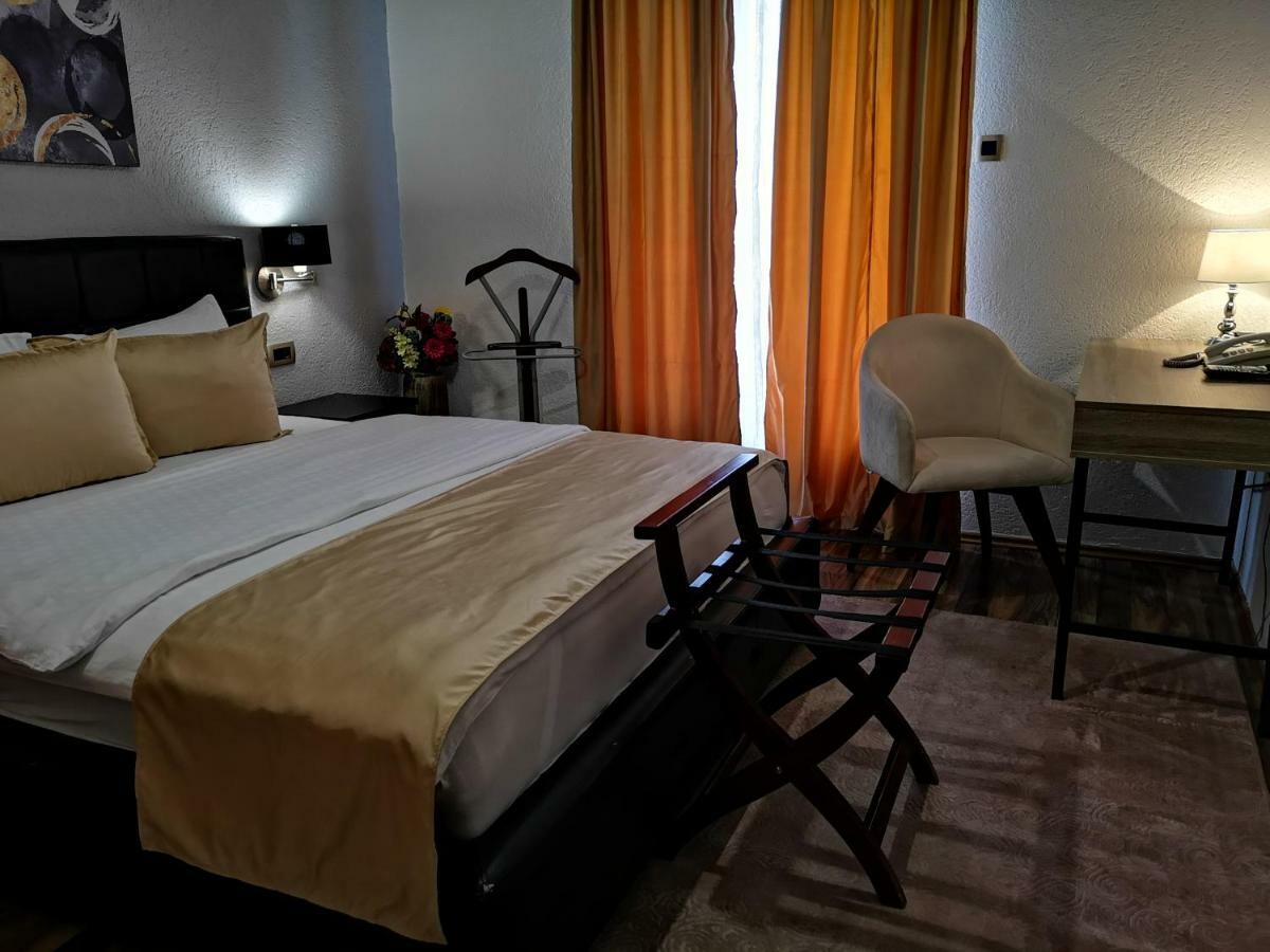 Hotel Ideal Ποντγορίτσα Εξωτερικό φωτογραφία